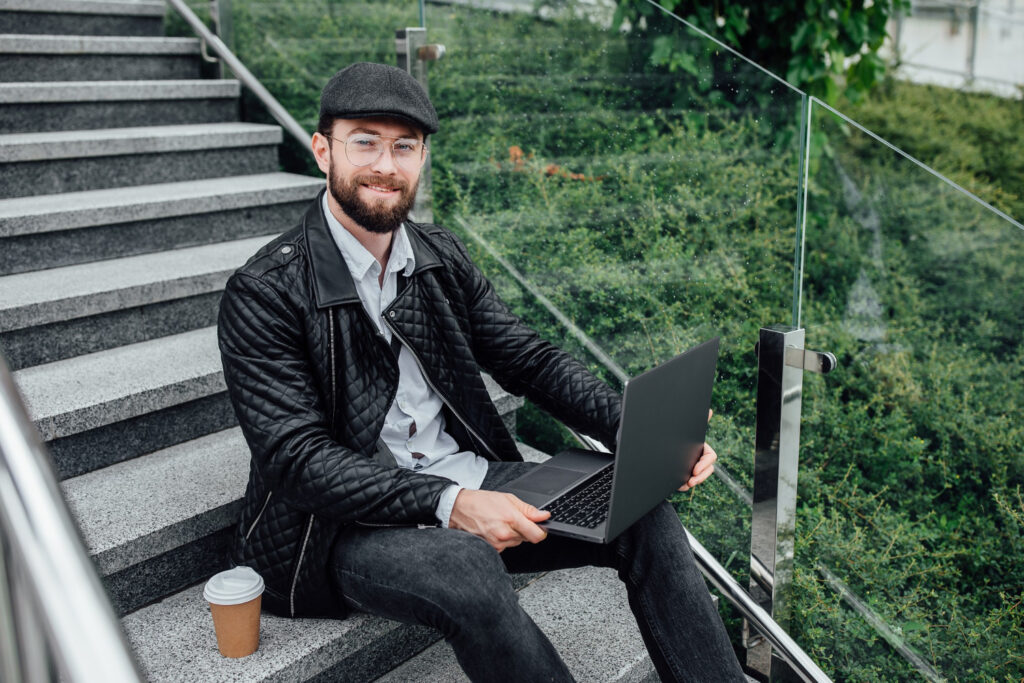 ThinkPad X1 Carbon, znany z niezawodności i wytrzymałości, właśnie doczekał się swojej trzynastej generacji